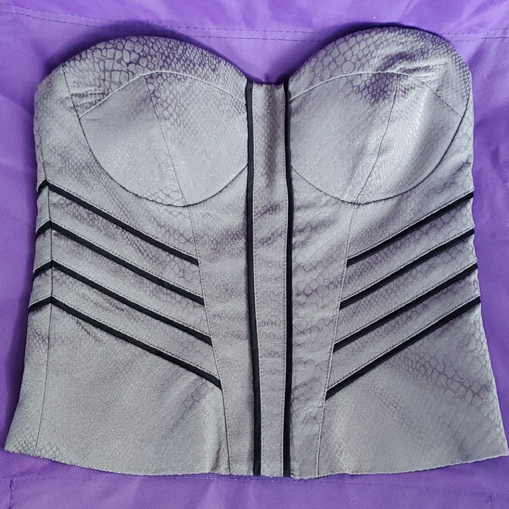 NWT Bebe Corset Strapless Top in grey gray snake fabric